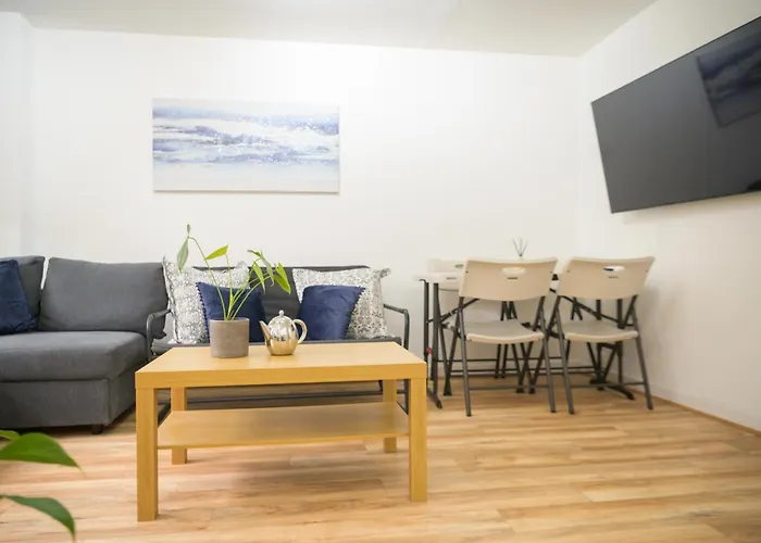 Silver Pines King Bed 2 Bedroom Apartment