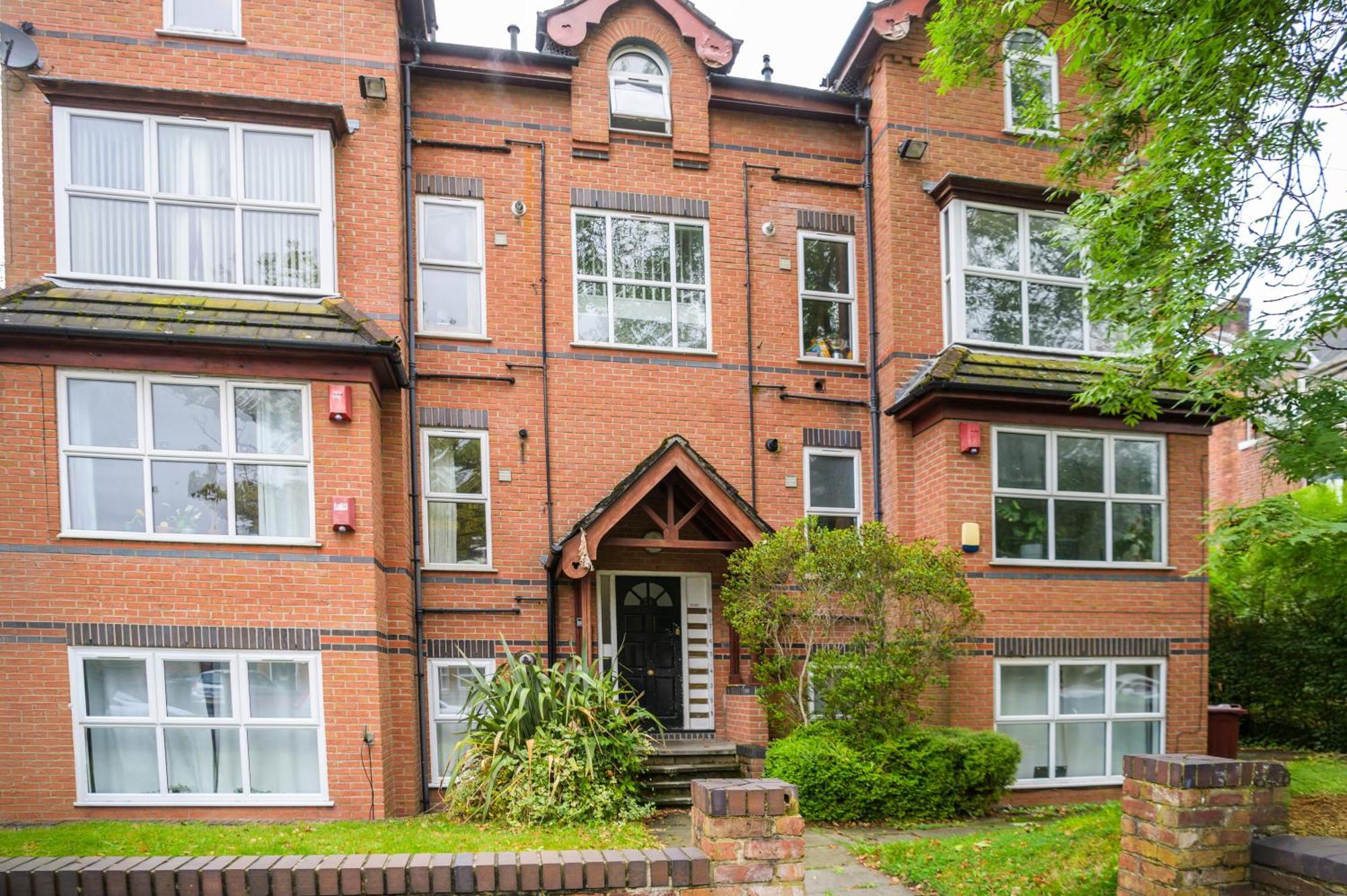 Silver Pines King Bed 2 Bedroom Apartment Manchester