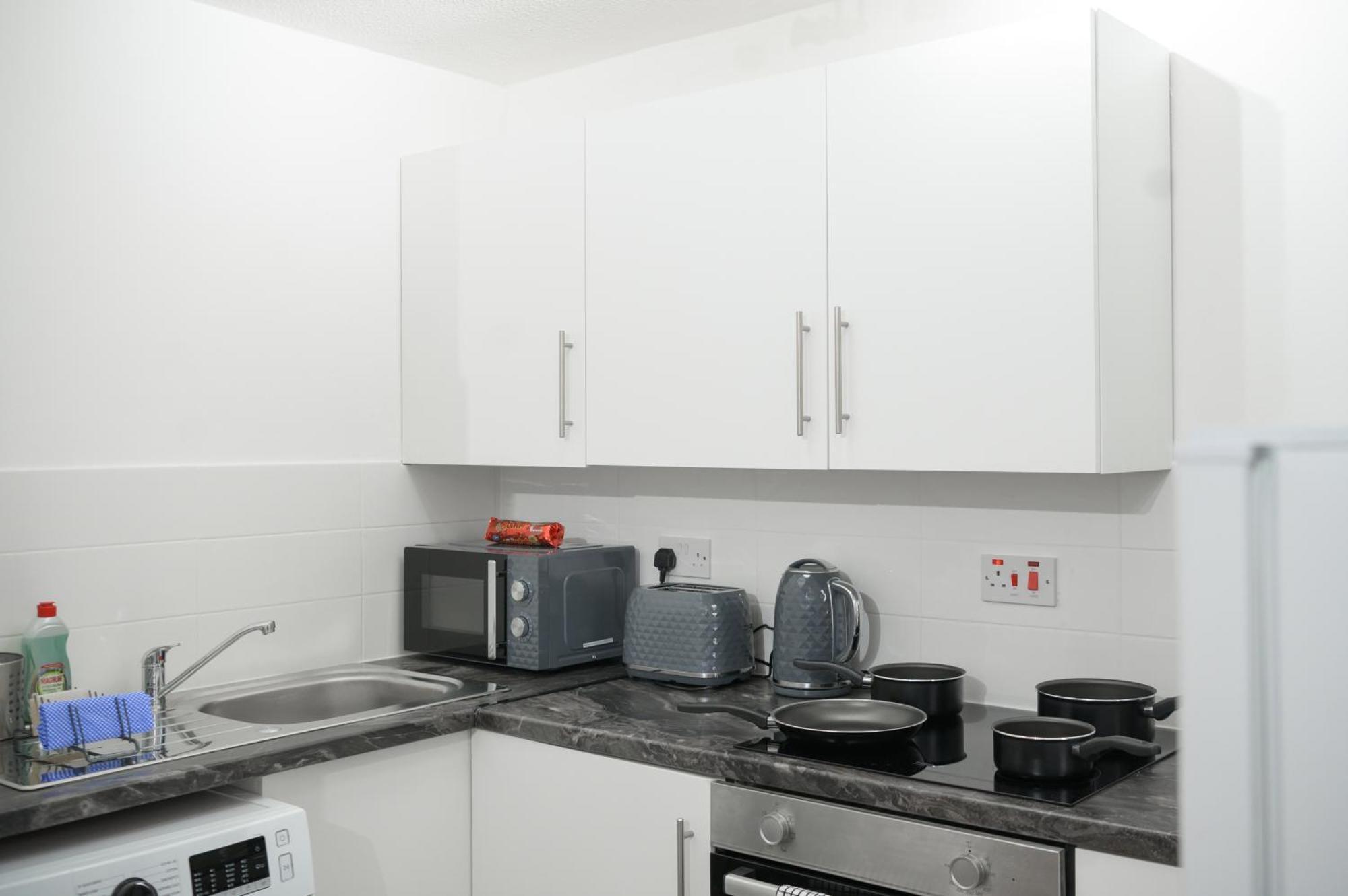 Silver Pines King Bed 2 Bedroom Manchester